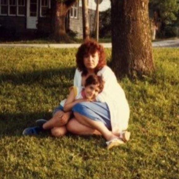 Meet your Posher, Sarina - Picture 1 of 1